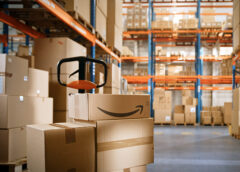 Amazon Considering Cutting Ties with USPS